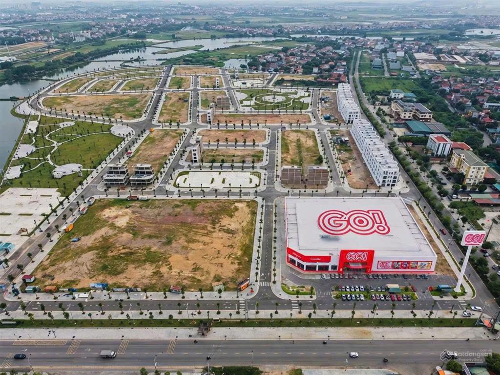 1 lô duy nhất chỉ 10m đến go mall việt yên, sẵn sổ sang tên luôn. ký hđcn ngay trong tuần!