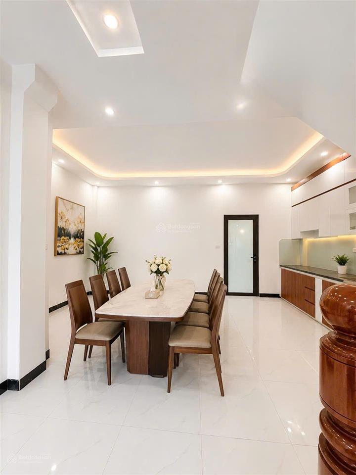 Bán gấp  căn nhà đẹp độc lập 100m²  sân cổng để ô tô  giá chỉ 6,45 tỷ gần kđt đô nghĩa
