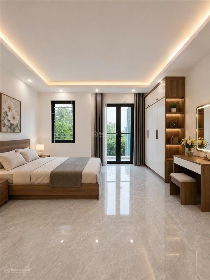 Bán gấp  căn nhà đẹp độc lập 100m²  sân cổng để ô tô  giá chỉ 6,45 tỷ gần kđt đô nghĩa