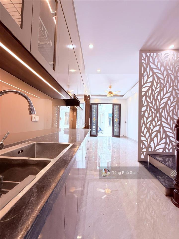 Bán nhà riêng tại quốc lộ 6, 3,95 tỷ, 35 m2, 3pn, 4wc, chính chủ, giá tốt