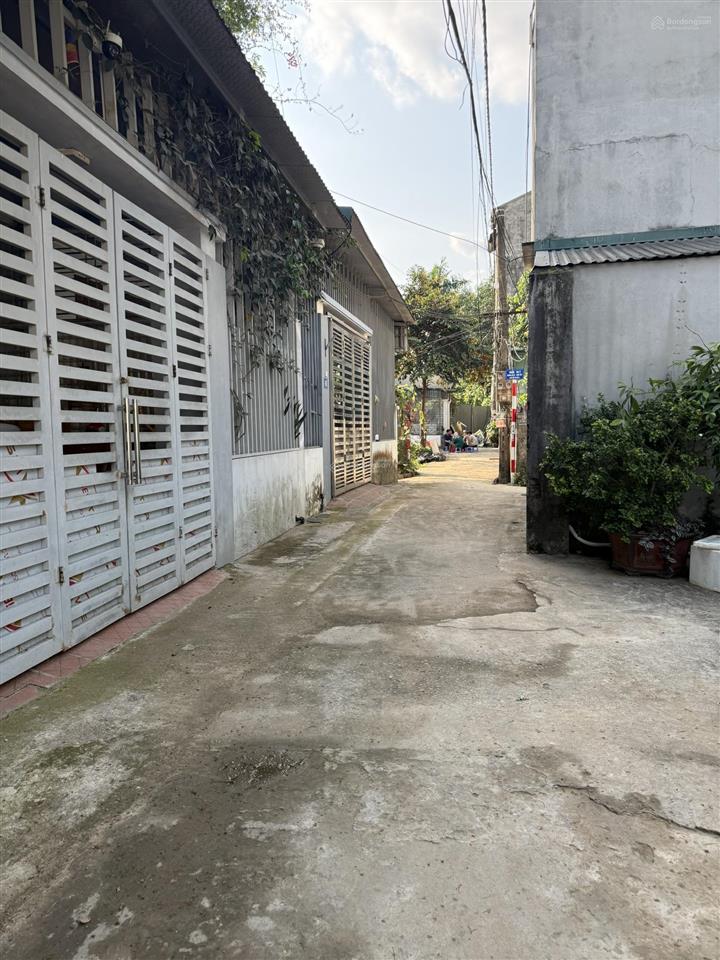100m ra đến ql21 lô đất giá êm nhất khu vực gần chợ hoà lạc