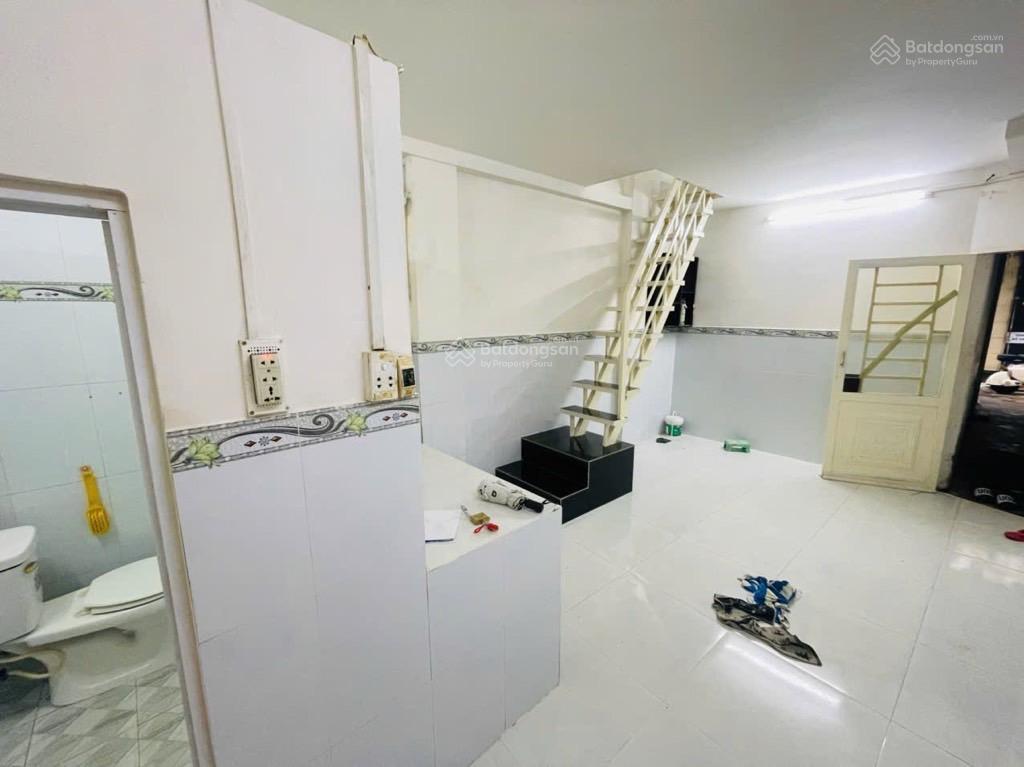 Bán nhà trệt 2 lầu btct, ngay chợ hoa hồ thị kỷ, kqhlg