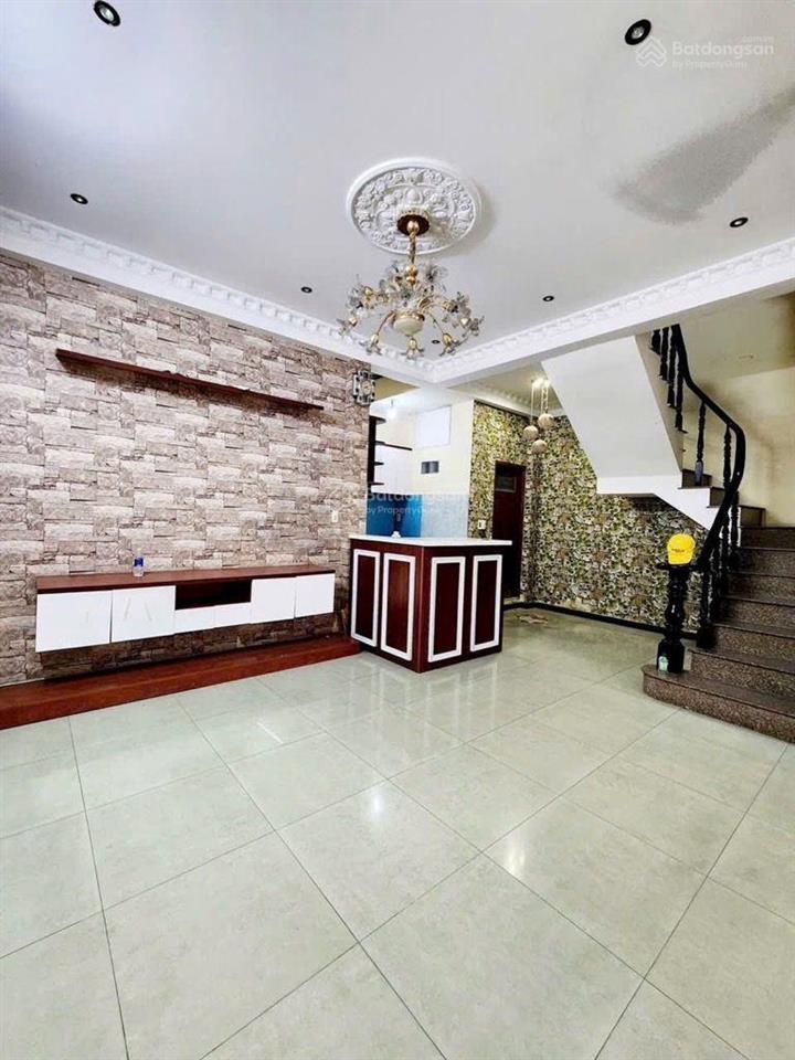 Bán nhà ngang 4,3m tại quận 10, thành thái, trệt 3 lầu btct, hẻm xe hơi, không quy hoạch, lộ giới