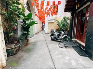 Bán nhà phường 4 quận 10, ngô gia tự, trệt lầu btct, kqhlg