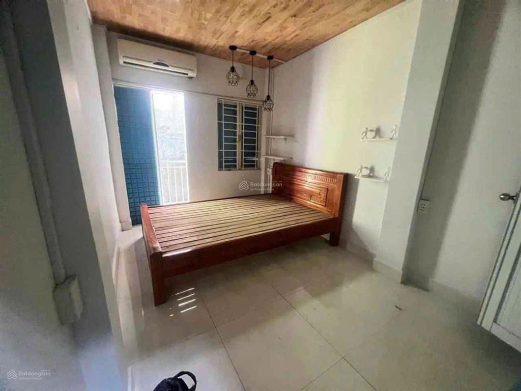 Nhà quận 1  phố tây bùi viện  hiếm có khó tìm  chốt lại lời ngay!