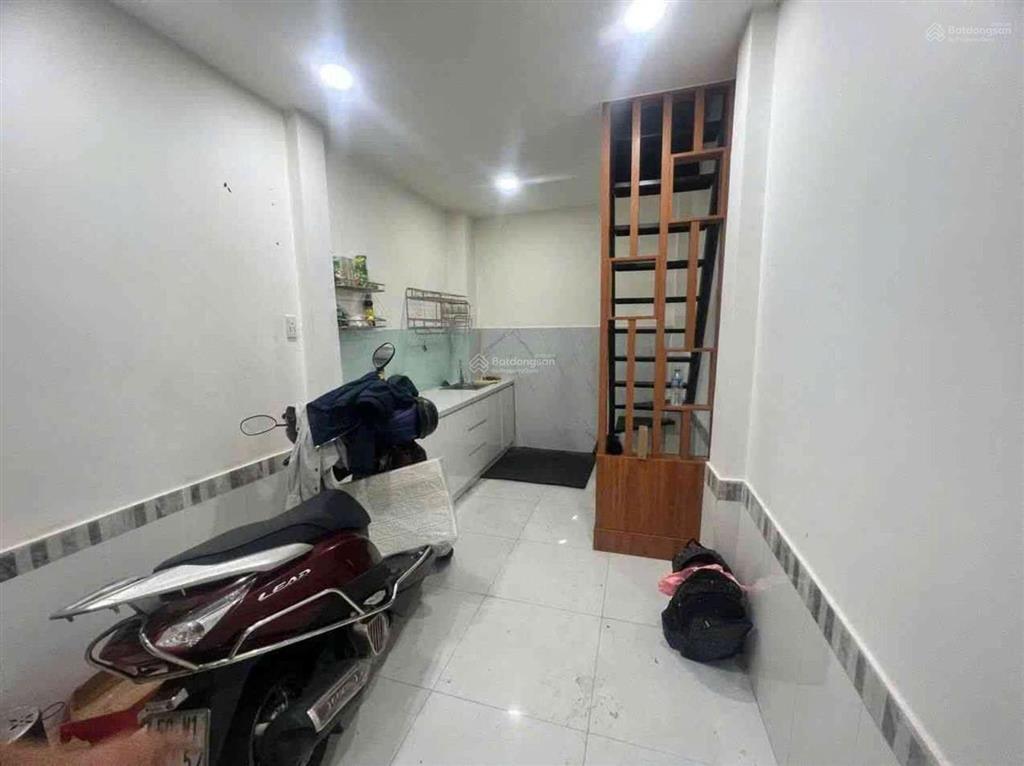 Nhà quận 1  phố tây bùi viện  hiếm có khó tìm  chốt lại lời ngay!