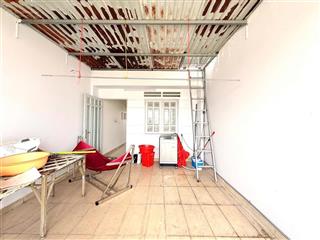 Bán nhà mặt tiền quốc lộ 22, trệt 4 lầu btct, kqhlg
