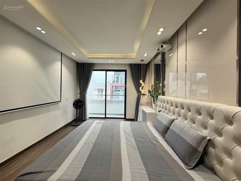 Bán nhà mặt tiền quốc lộ 22, trệt 4 lầu btct, kqhlg