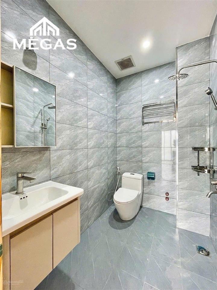 Bán nhà mặt phố sát vinhomes 4 tầng btct 5pn, sổ hồng hoàn công