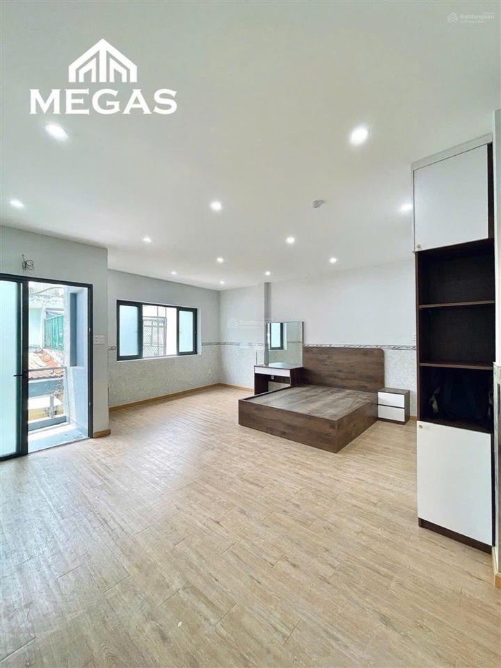 Bán nhà mặt phố sát vinhomes 4 tầng btct 5pn, sổ hồng hoàn công