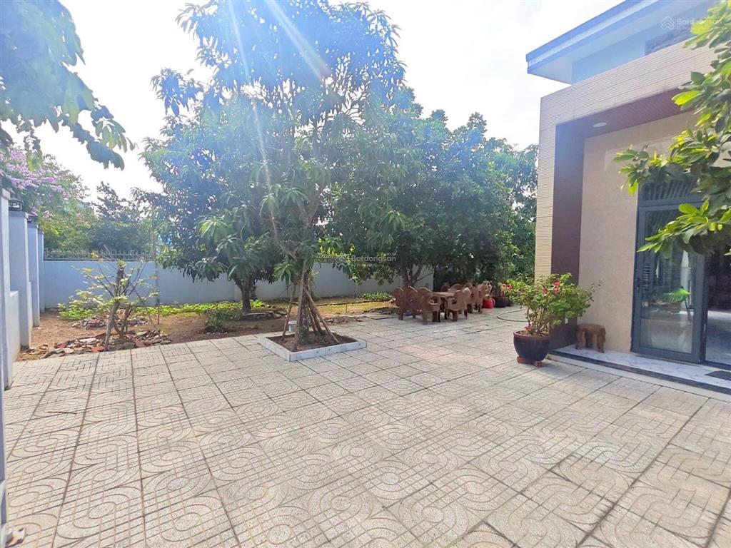 Bán biệt thự đơn lập mặt tiền đẹp kề bên vincom saigonpark, kqhlg