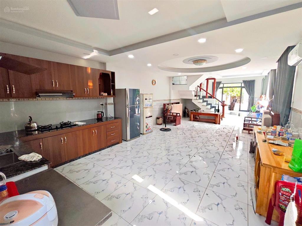 Bán biệt thự đơn lập mặt tiền đẹp kề bên vincom saigonpark, kqhlg