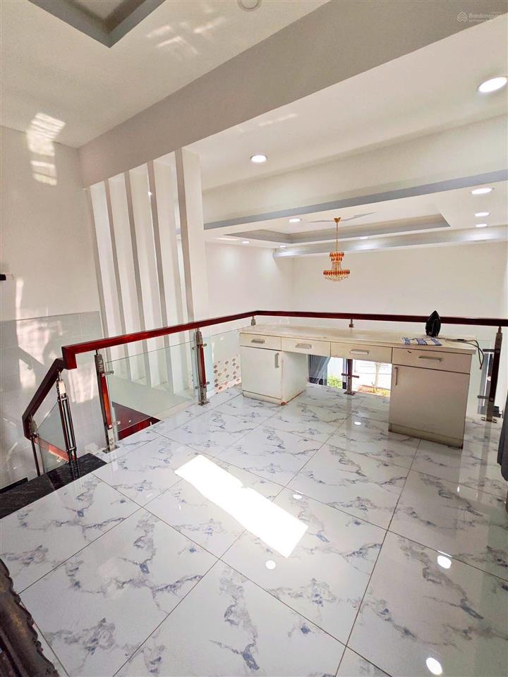 Bán biệt thự đơn lập mặt tiền đẹp kề bên vincom saigonpark, kqhlg