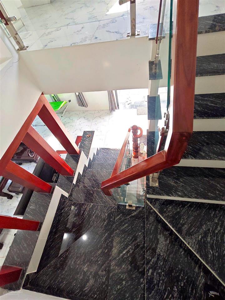 Bán biệt thự đơn lập mặt tiền đẹp kề bên vincom saigonpark, kqhlg