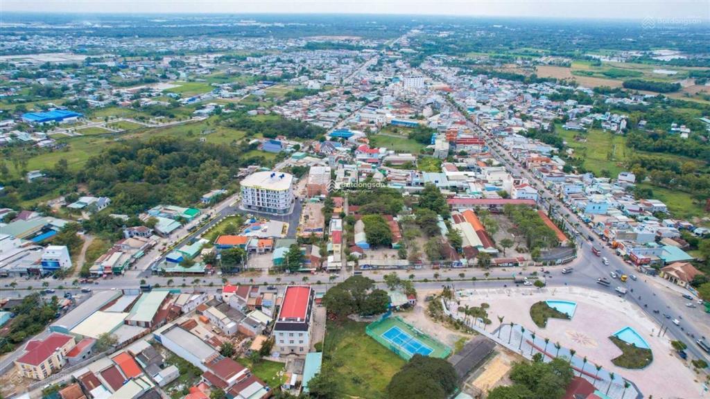 Có vài lô đất trong kdc quốc linh 90m2 cần bán nhanh 1ty2 để trả nợ ngân hàng sổ sẵn chính chủ
