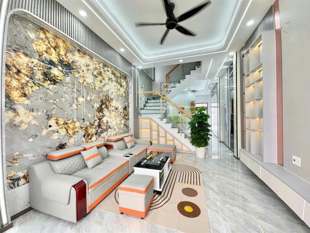 Nhà đẹp pháp lí an toàn dọn vào ở ngay 109m2, 1t1l 3pn nội thất đầy đủ, sổ hồng riêng