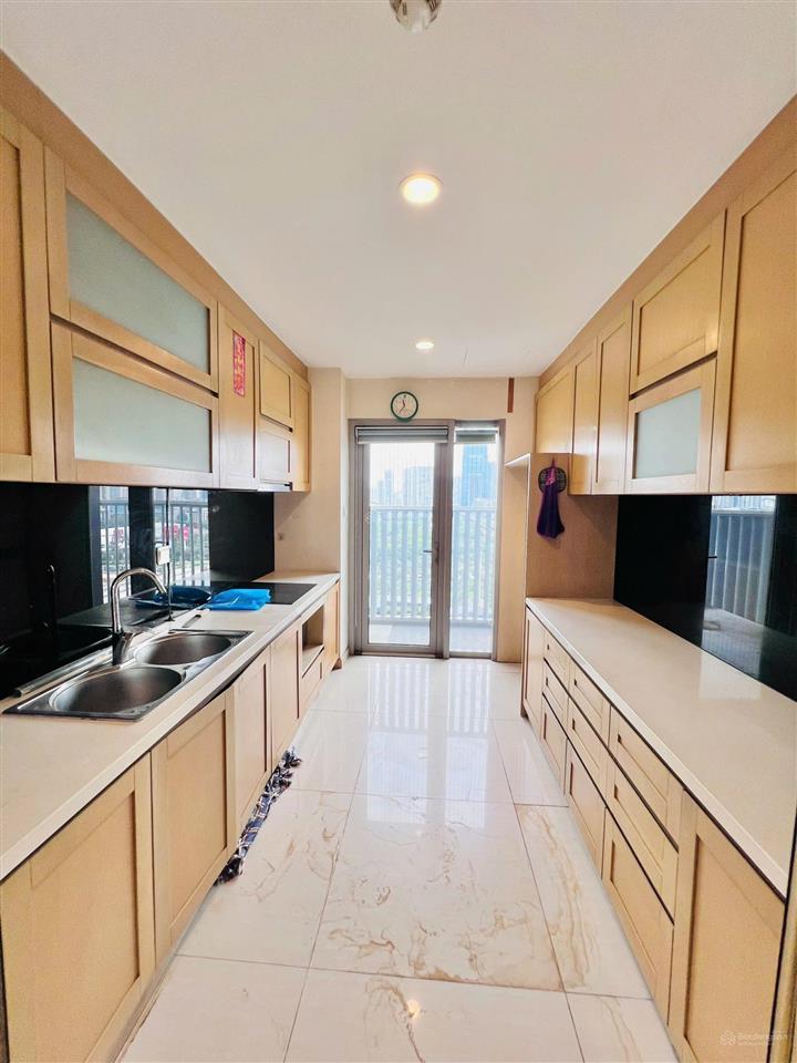 Bán siêu phẩm (4pn3vs) thăng long number one 173m2, có slot ô tô,sổ vĩnh viễn 16 tỷ (0968 943 ***)