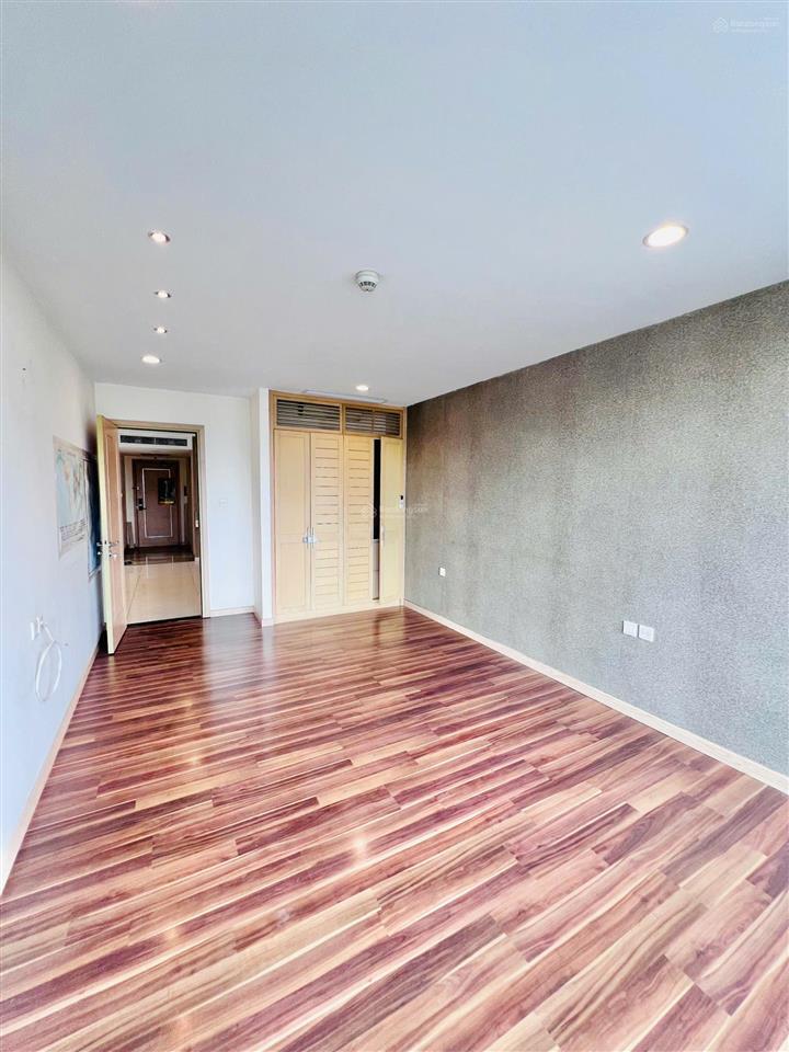 Bán siêu phẩm (4pn3vs) thăng long number one 173m2, có slot ô tô,sổ vĩnh viễn 16 tỷ (0968 943 ***)