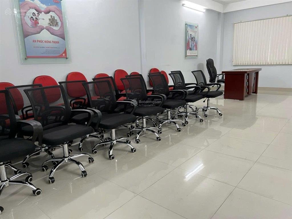 Chính chủ cho thuê tòa nhà văn phòng, có thang máy, thông tầng