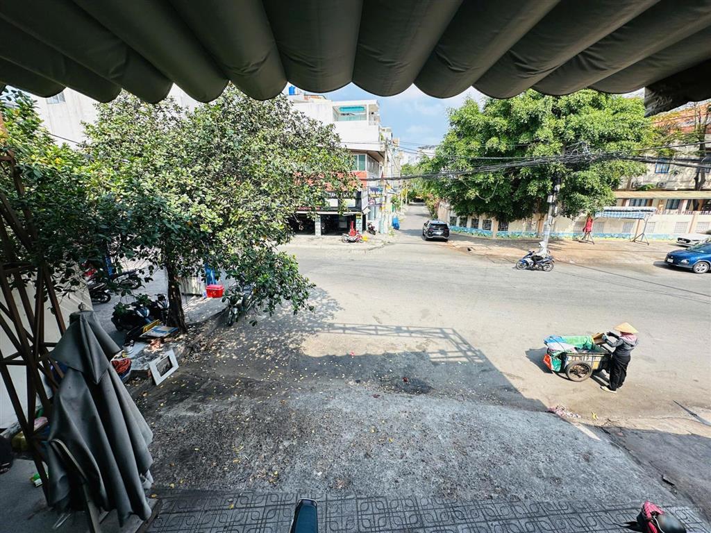Cho thuê nhà mt nguyễn gia trí (dt 10x 16m 2 tầng) bình thạnh