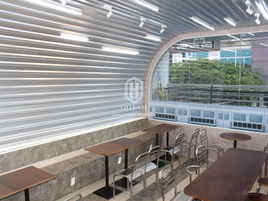 Cho thuê nhà 3 mặt tiền lê thị riêng bến thành, q1 dt 12m x 7m