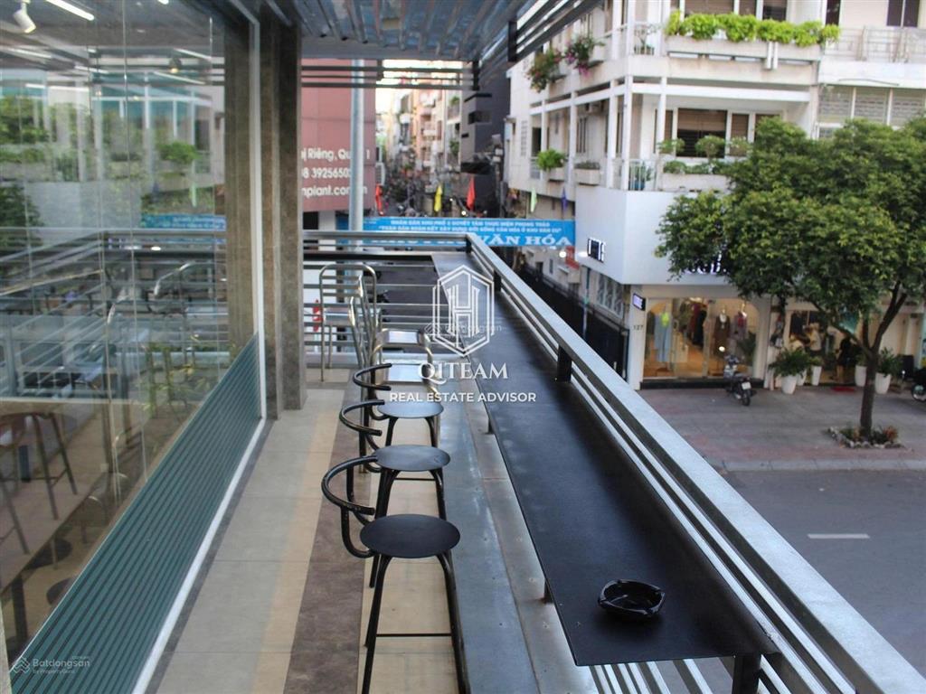 Cho thuê nhà 3 mặt tiền lê thị riêng bến thành, q1 dt 12m x 7m