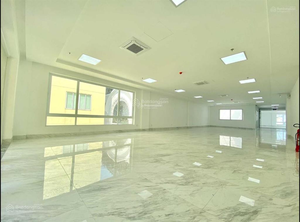 Cho thuê nhà mt nguyễn trãi  quận 1 gần ngã 6 phù đổng