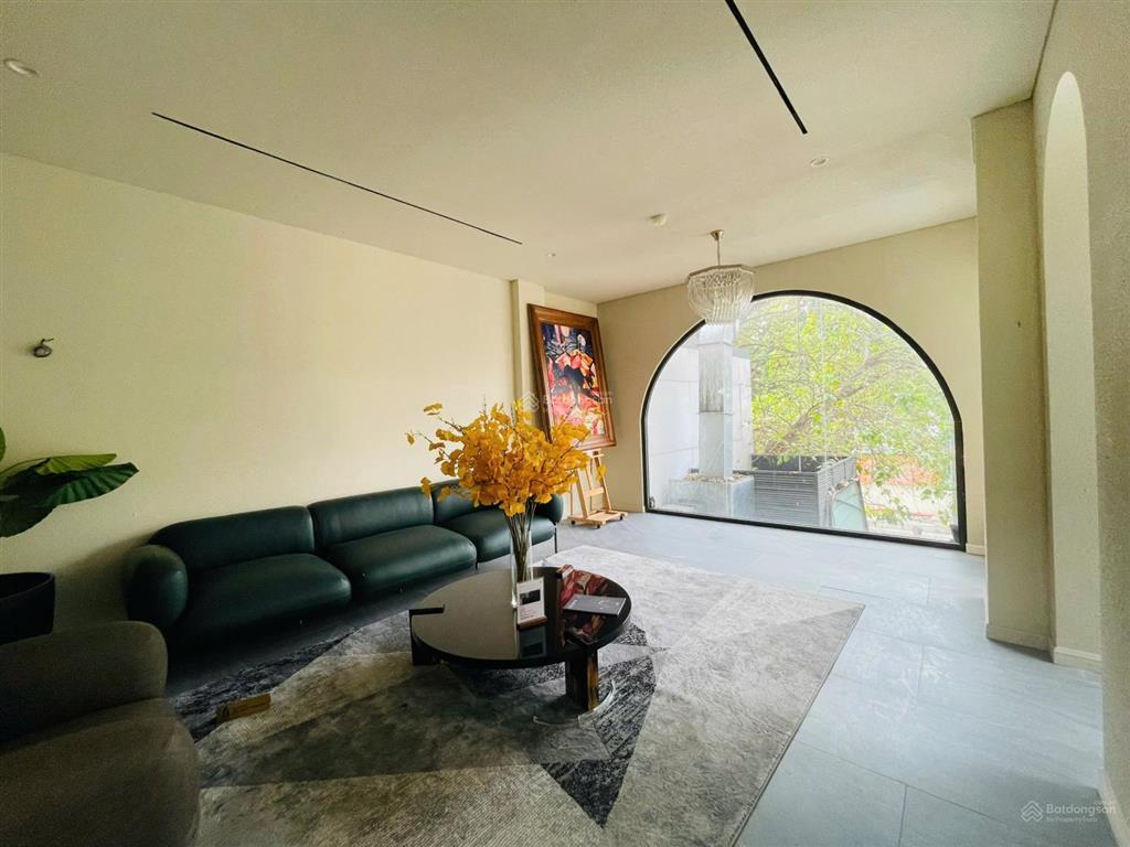 Cho thuê nhà  179 lý chính thắng, võ thị sáu, quận 3  500m2 sử dụng (trống suốt)
