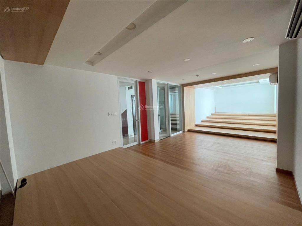 Cho thuê building hầm 7t (12x20m)  trần nhật duật, tân định, quận 1