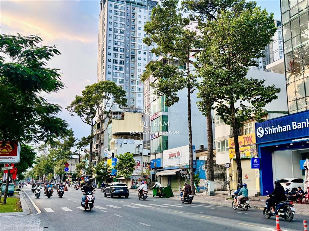 Cho thuê  mt lý thường kiệt, quận 10  12x20m (không gian mở)