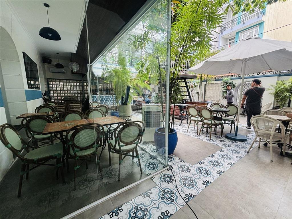 Cho thuê biệt thự  64 hồ biểu chánh, phú nhuận  25x15m (trệt 3l  sân rộng)