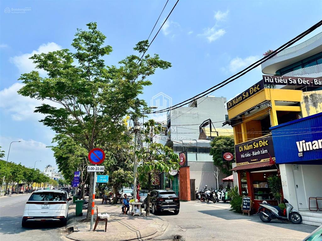 Biệt thự  góc 2mt thảo điền, quận 2 (đoạn ngay xuân thủy)