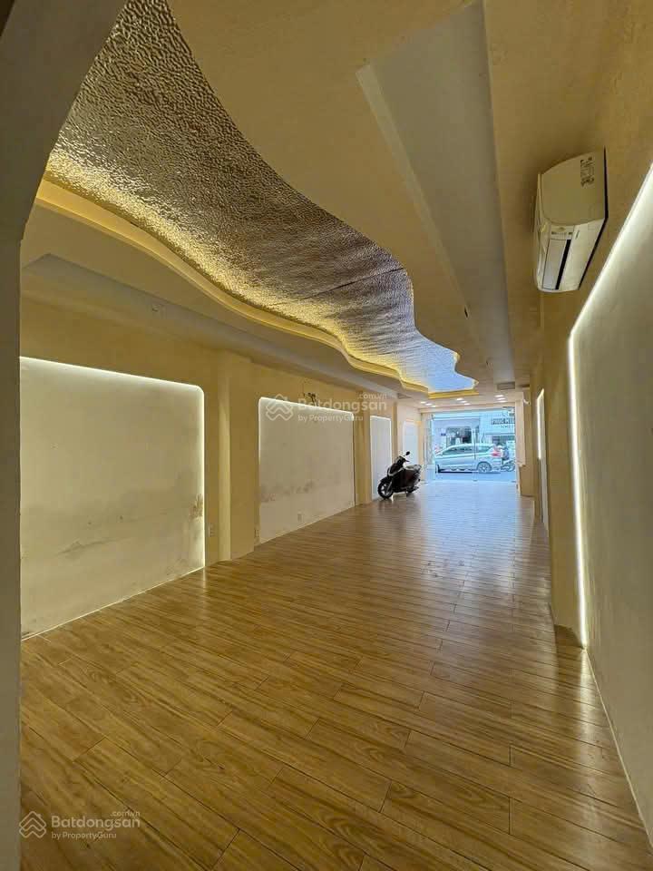 Cho thuê nhà  mặt tiền trần quang diệu, quận 3 (4x25m  4 tầng  thang máy)