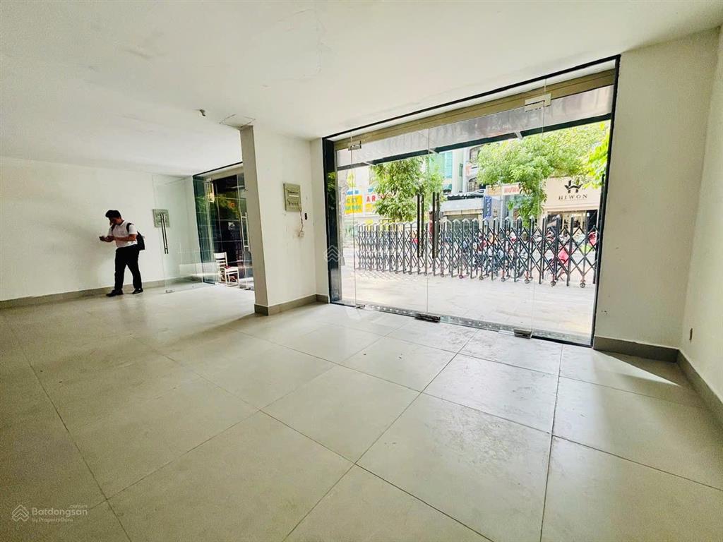Tòa nhà vp  nguyễn đình chiểu, quận 3 (9x27m  thang máy, pccc)
