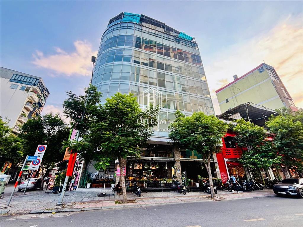 Góc 2mt  ngay chợ bến thành, quận 1 (đối diện dự án masteri)
