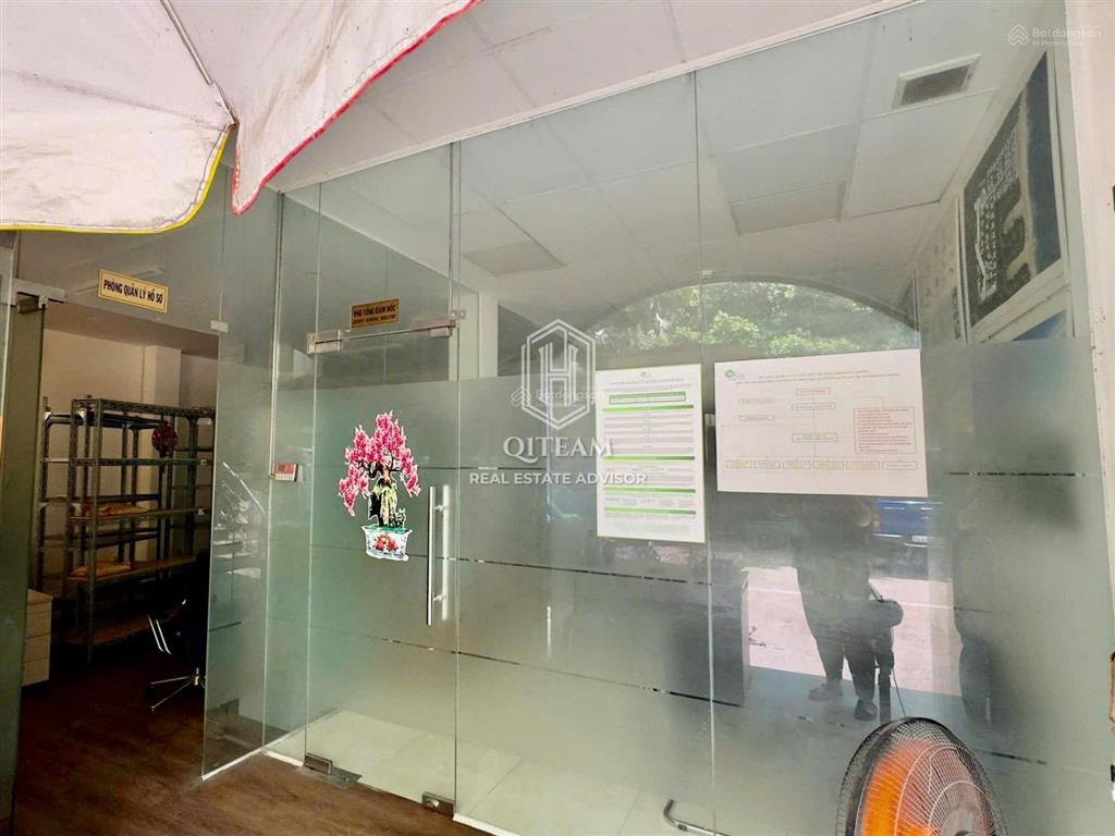Tòa nhà  bến thành, q1 (10x15m  trệt 4 lầu  thang máy)