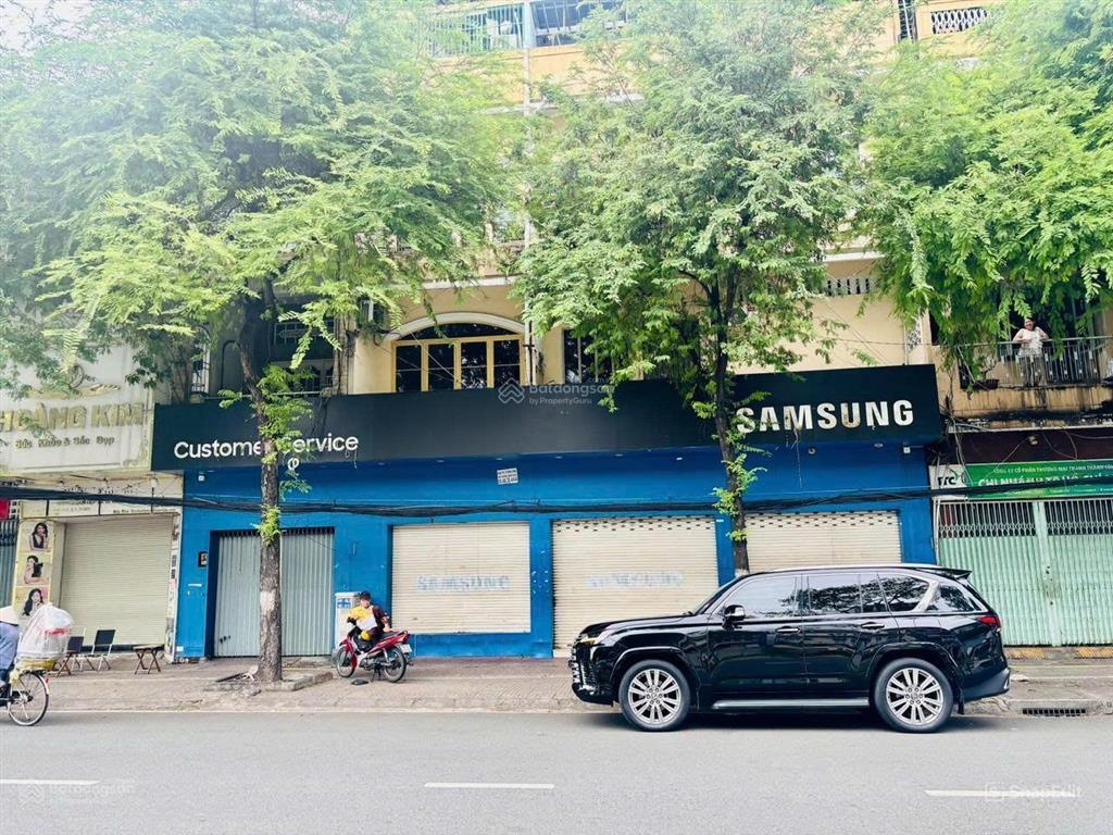Cho thuê mt hồng bàng, q5  15x20m (phù hợp showroom)