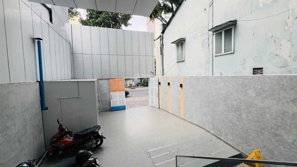 Cho thuê tòa nhà  pasteur, quận 3 (nhà đẹp)