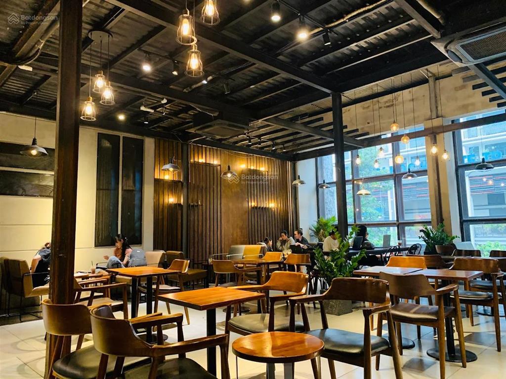 Cho thuê nhà  222 224 nguyễn tri phương, quận 10 (đối diện đh kinh tế)