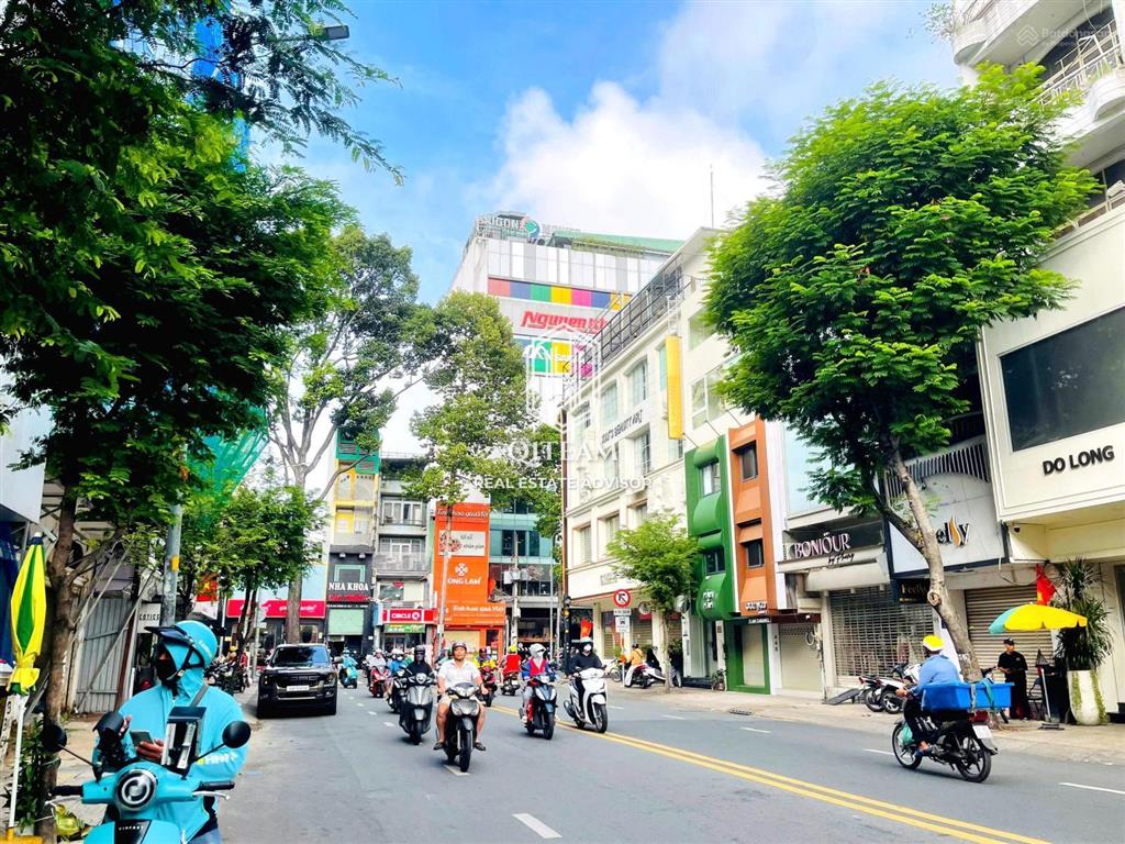 Cho thuê nhà võ văn tần, quận 3 (đoạn đẹp 2 chiều)