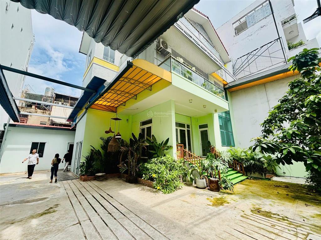 Biệt thự  800m2 sử dụng  quận 3  trệt 2 lầu (sân rộng) nhà mới