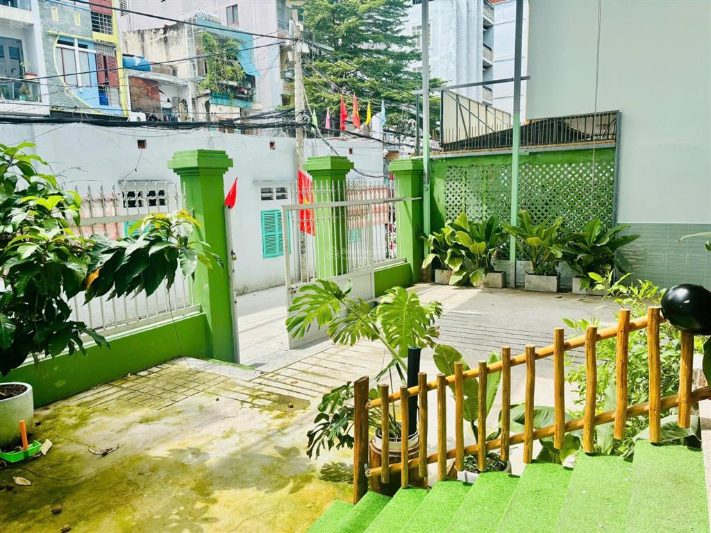 Biệt thự  800m2 sử dụng  quận 3  trệt 2 lầu (sân rộng) nhà mới