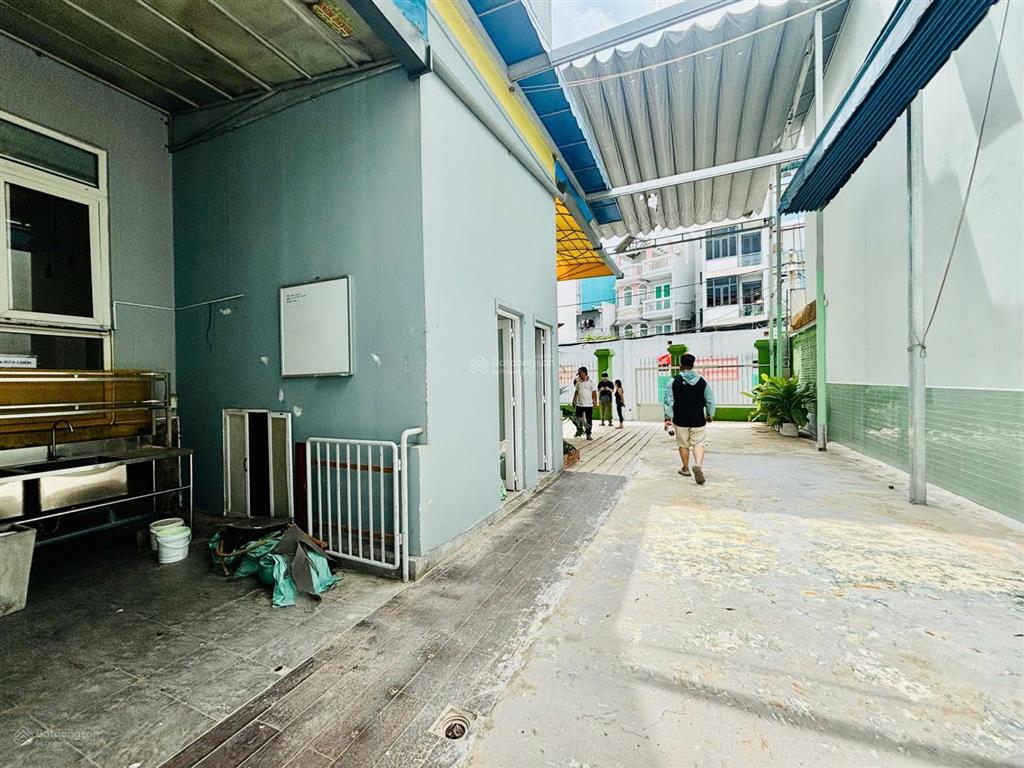Biệt thự  800m2 sử dụng  quận 3  trệt 2 lầu (sân rộng) nhà mới