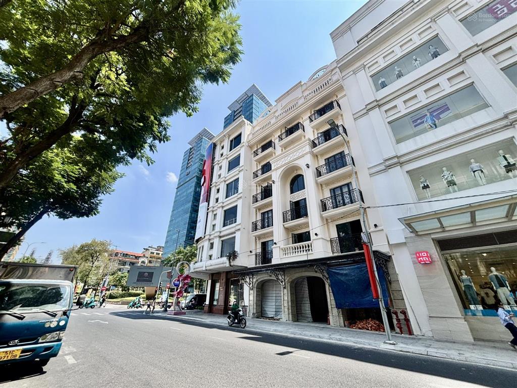 Cho thuê mặt tiền parkson đồng khởi  1000m2 sử dụng (kd tự do)