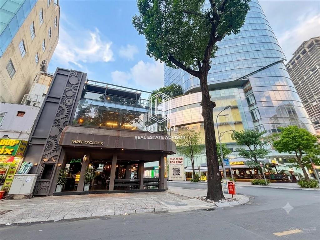 Góc 2mt  hồ tùng mậu, quận 1 (chân tòa nhà bitexco)