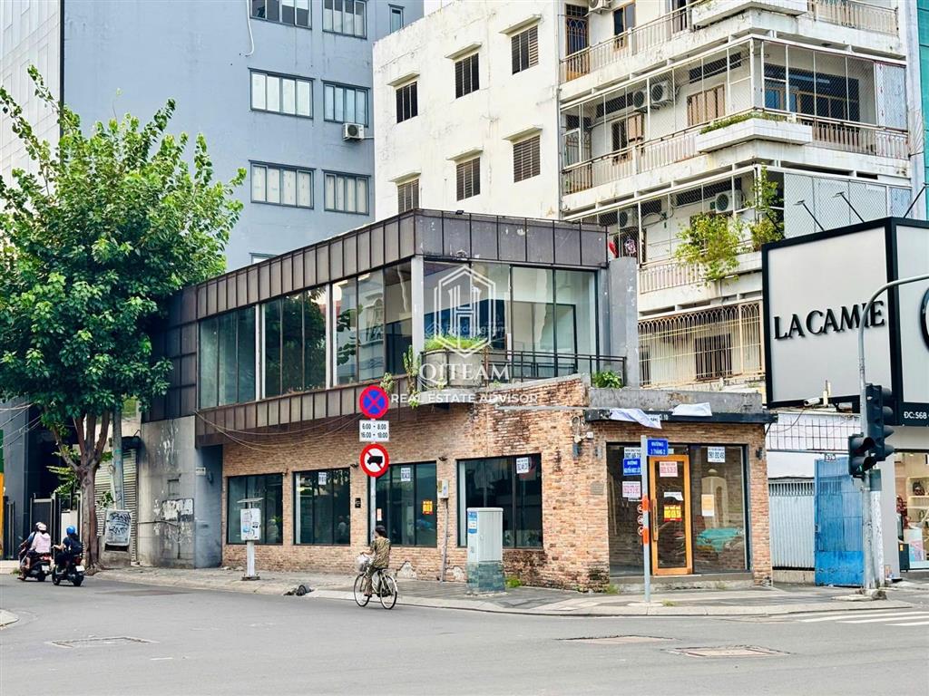 Cho thuê góc 2mt ba tháng hai, quận 10  250m2 sử dụng