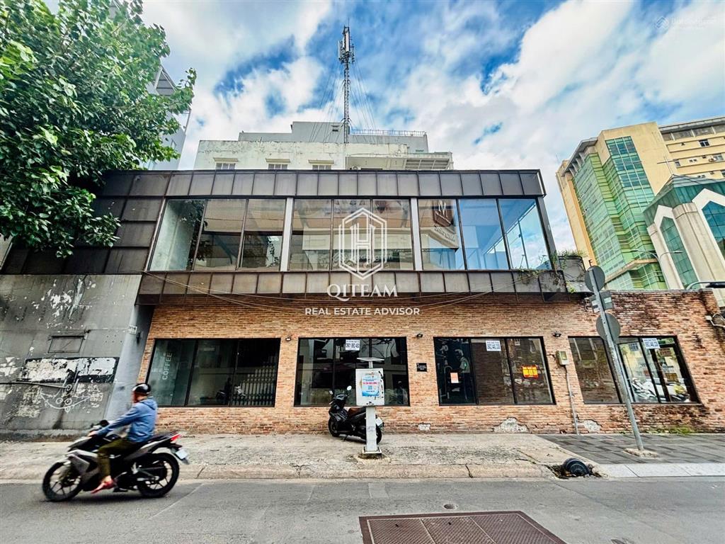 Cho thuê góc 2mt ba tháng hai, quận 10  250m2 sử dụng