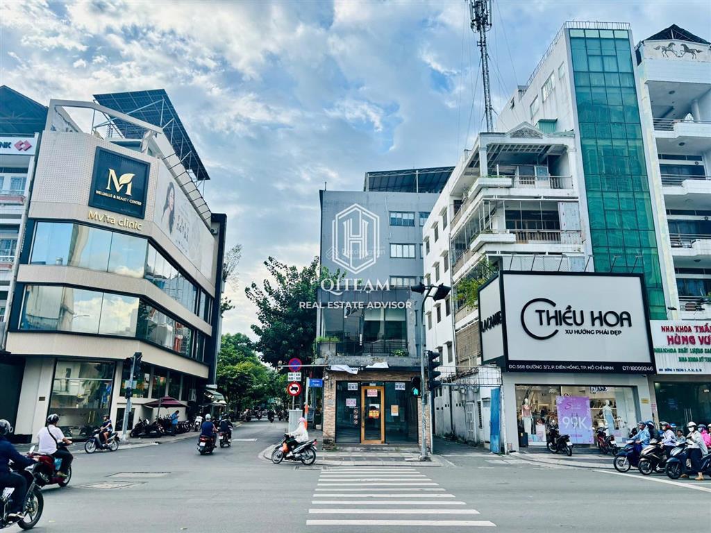 Cho thuê góc 2mt ba tháng hai, quận 10  250m2 sử dụng