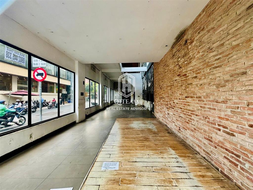 Cho thuê góc 2mt ba tháng hai, quận 10  250m2 sử dụng