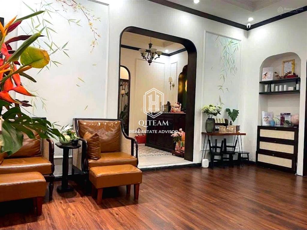 Nhà đẹp  khu đường hoa  16x20m (3 tầng trống suốt)